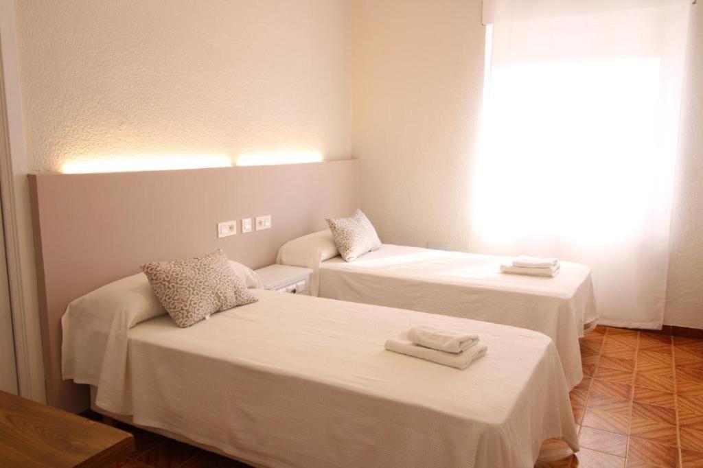 Hostal Tropical Motril Exterior photo