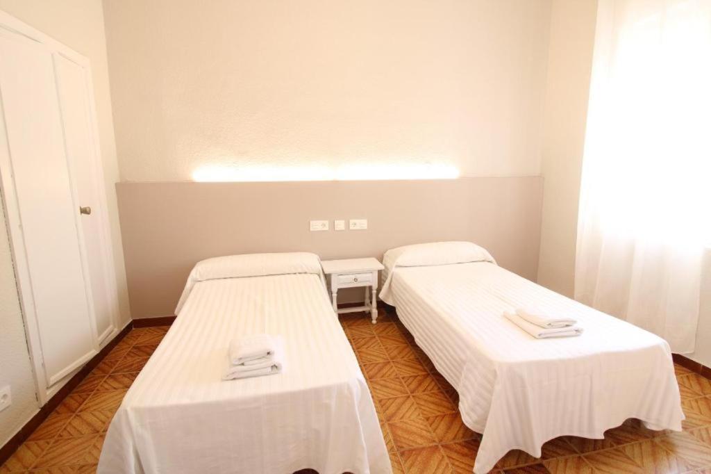Hostal Tropical Motril Exterior photo